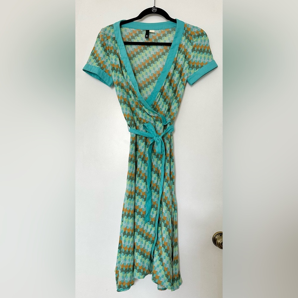 H&M Wrap Dress, size 6. Retro geometric print, vintage inspired